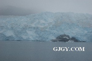 奇奈峡湾冰川