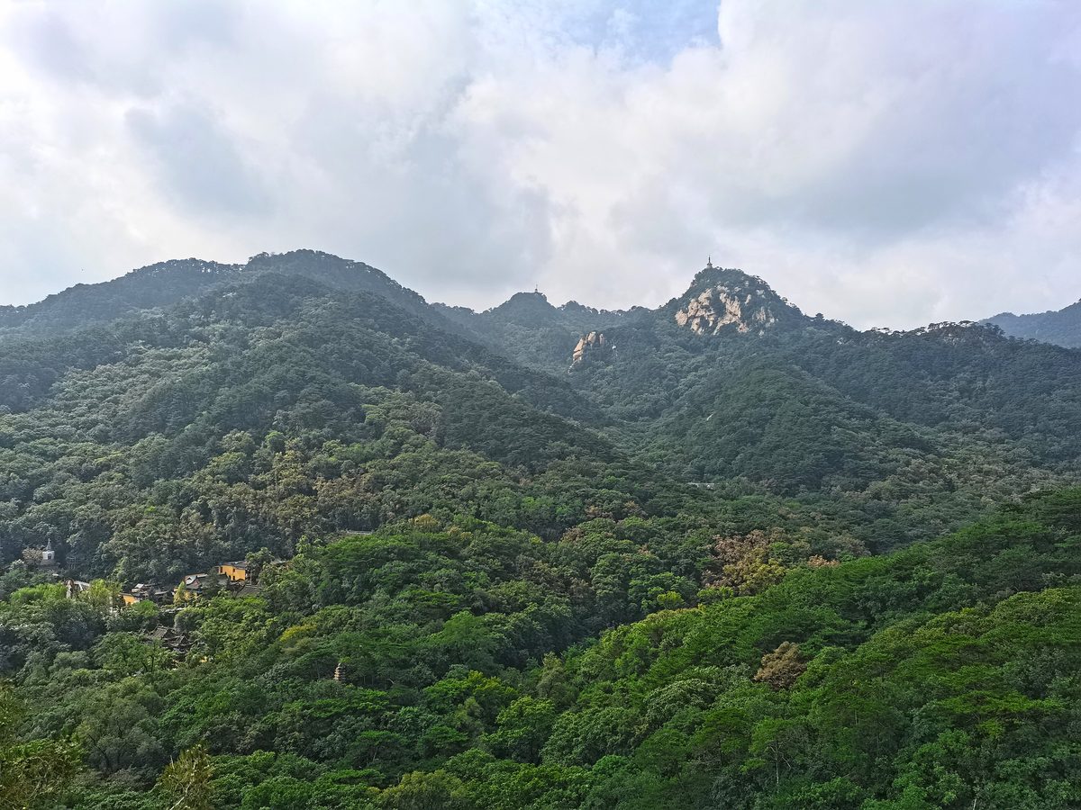 千山的山峰